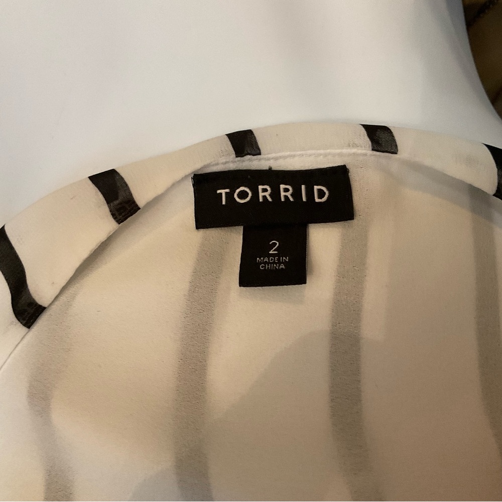 Torrid top - Picture 4 of 4